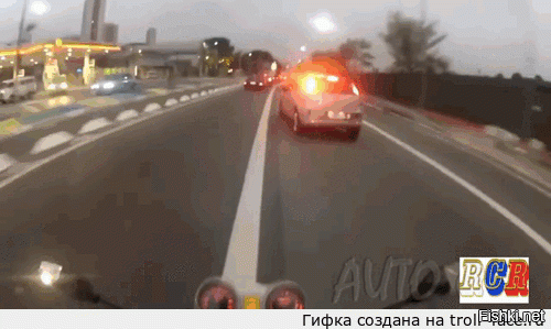 Скорее всего ему тут зеркало ломают, на 1:10сек