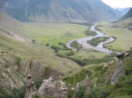 в 2007г. был в тех местах - перевал Кош-Агач, Грибы, долина р.Чулышман, водопад Учар, южный берег Телецкого озера.