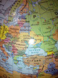 Глобус купленный в Одессе на 7-мом километре, Крым - покрыт зелеными человечками)))