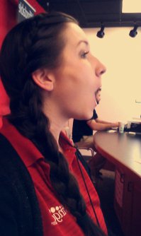"..как-будто Чужой смотрит прямо в душу.."