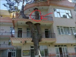 Как на балкон то выходить???