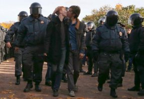 Прощальный поцелуй? Перед смертью не надышишься?