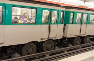 Есть в парижском метро поезда на резиновых шинах.