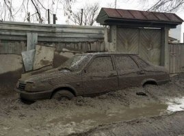 кому интересно то это Екб, улица Проезжая, этой зимой. Самое смешное что она выбралась в этот же день. Видел её