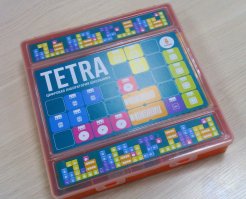 Для сына купил конструктор Tetra базирующийся на arduino leonardo. Который адаптирован именно под детей и имеет книгу с хорошо написанными заданиями. Вопрос цены конечно у многих вывозит сомнение, но кто хочет дешевле может с али брать просто готовые наборы arduino и разбираться самому по статьям в интернете.