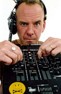 Fatboy Slim (в переводе с англ. — «cтройный жирдяй»), настоящее имя — Квентин Лео Кук, англ. Quentin Leo Cook)