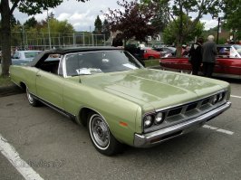 ИМХО, это не Camaro, а Dodge Monaco 500 (68-69 гг)