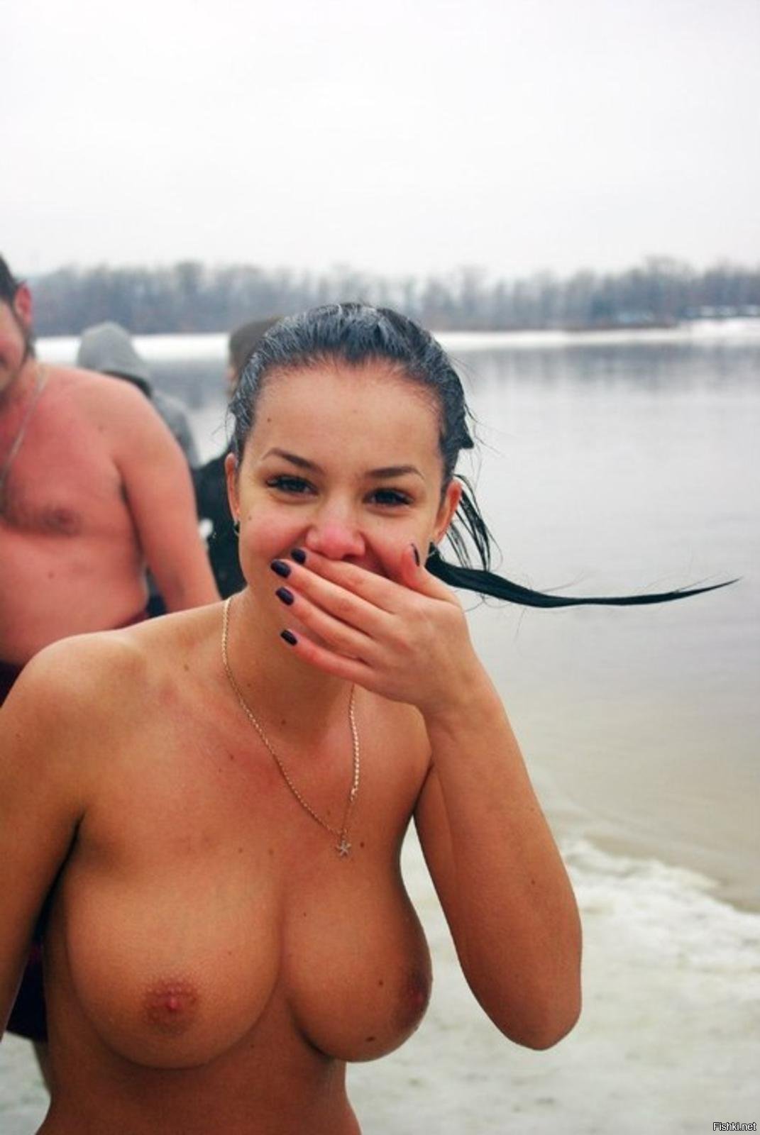 bare Slavic beauties river bath