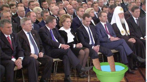 Немного жмут