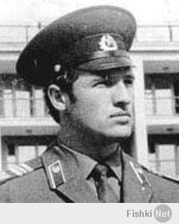 Не знаю, кто на фото, но явно не Лукашенко. Вот он в молодости: