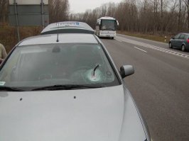 А то что близко ехал !!! Оторвись от прицепа какая железяка в момент срыва и тютю.