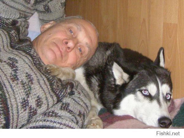 Сейчас подойдет время прогулки и она начнет выталкивать меня от компа.