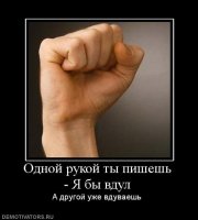 Пляжная волейболистка зажигательно танцует в перерыве матча
