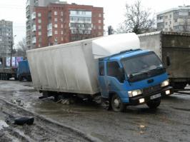 Это не обочечник. Это пару лет назад в Одессе на ул.Паустовского такая дорога была.Вот еще с того же места.