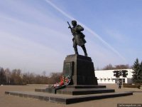 г.Великие Луки. Могила и памятник Александру Матросову