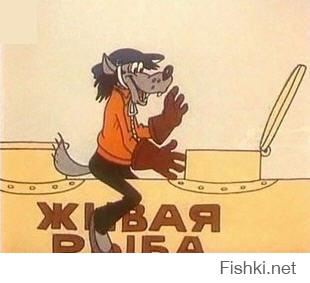 Собака в Таиланде попыталась спасти лежащую на земле рыбу