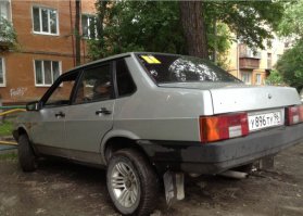 Странно, помню жил в костромской области в 90-ые годы, так там наоборот завышались тачки, особенно модно было завысить 99-ые, они были настолько задраны, что могли над человеком проехать. Так то на скорости устойчивость хуже была, но дороги там такие, что это вполне оправданно: можно на природу выехать или по ямам ездить не боясь днищем шаркнуть. А вот в занижении машин, у меня нет логического объяснения.