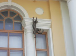 По порядку города: Смоленск, Смоленск (на второй фотке ансамбль фонарей играет на разных музыкальных инструментах, но руки у меня кривые, как получилось - так получилось). Далее 2 фото Нижний Новгород (и, да, я в курсе, что фотографирую фигово). Далее две фотки - Сватлогорск. Две фотки - Калининград. Последние две фотки не мои, но тоже Светлогорск.