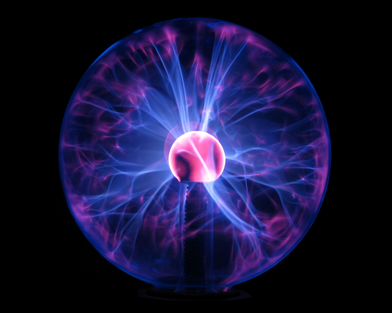 Шаровая молния 2024. Шаровая молния плазма. Многоцветная шаровая молния. Электрический шар. Энергетический шар.