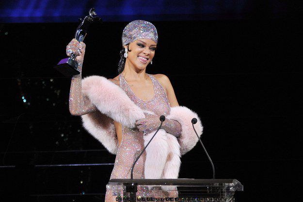 Rihanna Showed Up Flawlessly Naked To The CFDA Awards