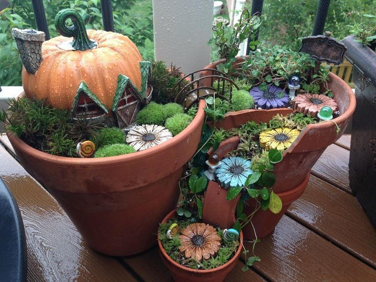 34 Picture-Perfect Fairy Gardens Made From Broken Flower Pots