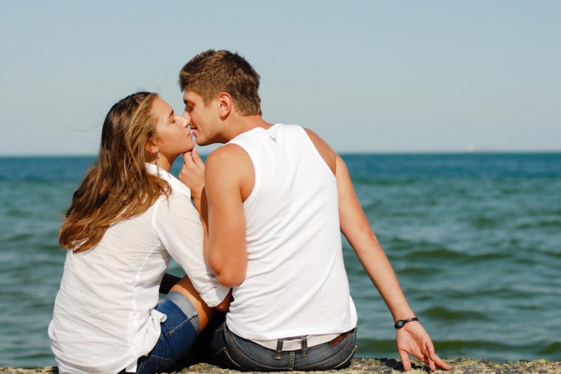 Here’s why you should seal your love with a kiss this Valentine’s Read