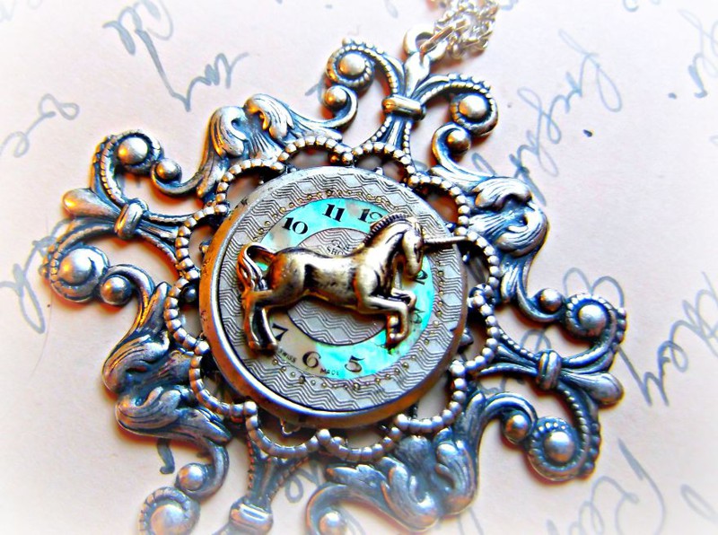 Mother And Daughter Turn Used Antique Pocketwatch Parts Into Jewelry 