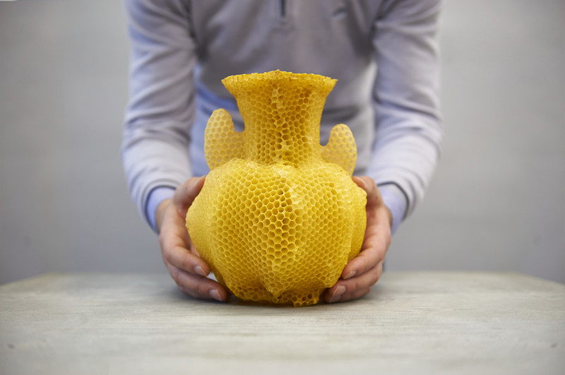 60,000 Bees Created The Most Beautiful Teapot You Will Ever See. 