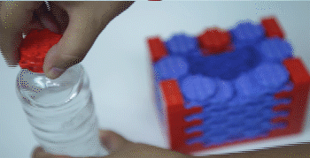 These Fun Reusable Bottle Caps Can Be Used Just Like LEGO Bricks These Fun Reusable Bottle Caps Can Be Used Just Like LEGO Bricks