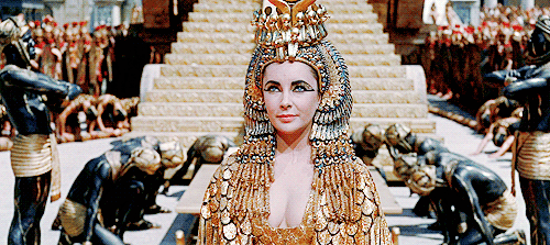 7. Cleopatra lived closer in time to the construction of the first Pizza Hut than the pyramids 7. Cleopatra lived closer in time to the construction of the first Pizza Hut than the pyramids
