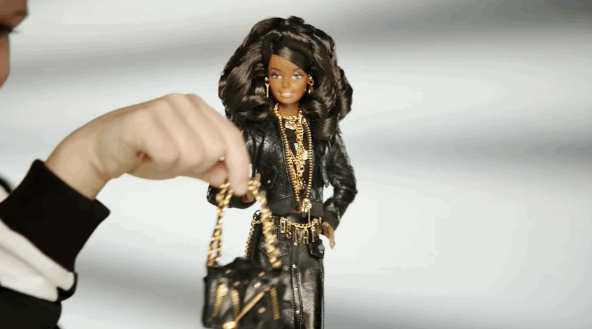 He’s so helpful, too, assisting his girl MB with her bag… He’s so helpful, too, assisting his girl MB with her bag…