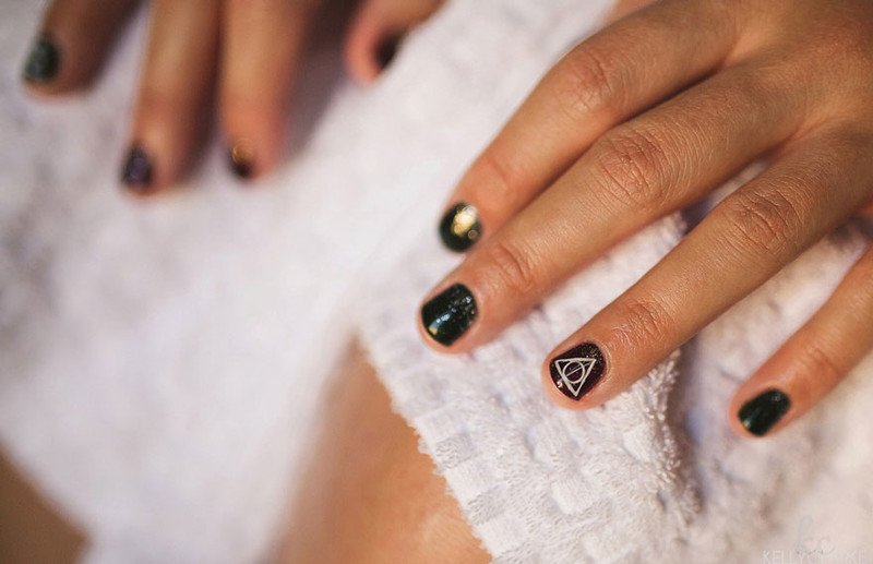 The bride’s nails even had the deathly hallows sign drawn on them, for crying out loud!