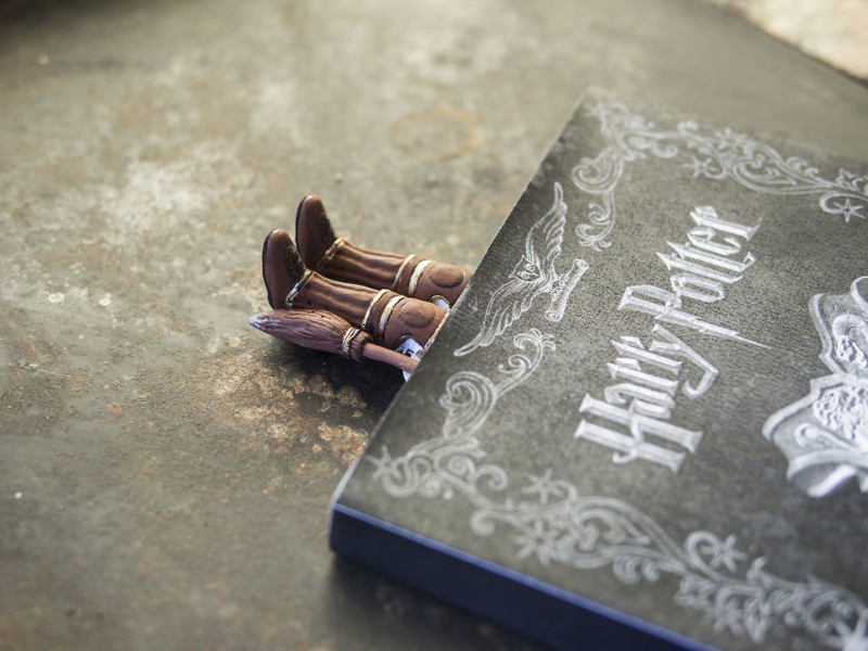Cute Bookmarks That Make Tiny Legs Stick Out Of Your Book