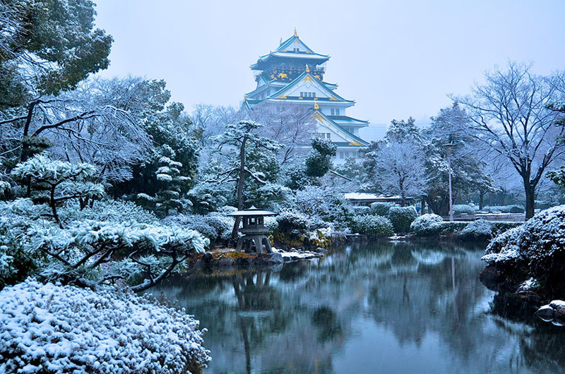 Osaka Castle Blanketed With Snow