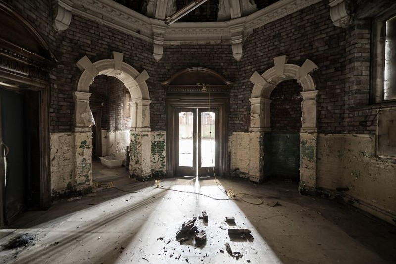 Abandoned Britain: I Travel Around UK Photographing Its Abandoned Places