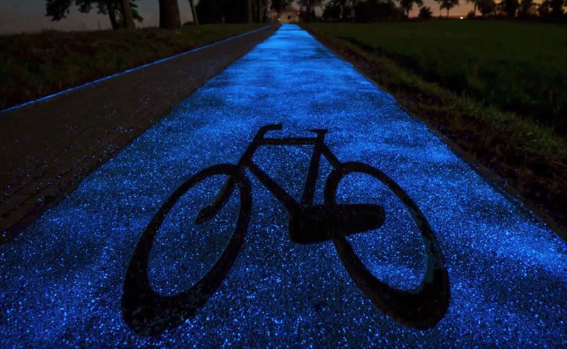 Poland Unveils Glow-In-The-Dark Bicycle Path That Is Charged By The Sun