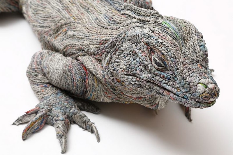 Japanese Artist Tightly Rolls Newspaper To Create Incredibly Realistic Animal Sculptures