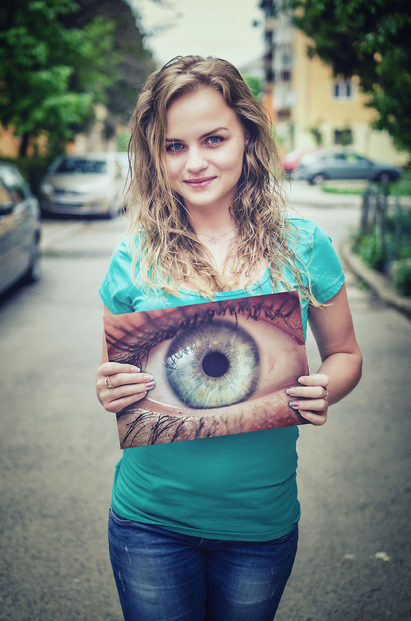 Look Into My Eyes: I Photograph Unique Patterns Of People’s Eyes