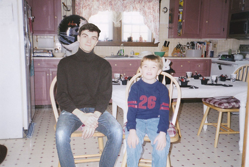Guy Photoshops Himself Into Childhood Pics To Hang Out With His Childhood Self