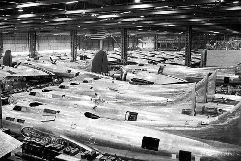 B-17F production line, Boeing Plant 2, July 14 1942