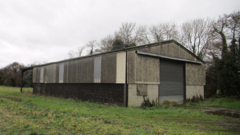 Recently, developer Rob Lond-Caulk challenged himself to renovate this run-down barn in Norfolk, UK