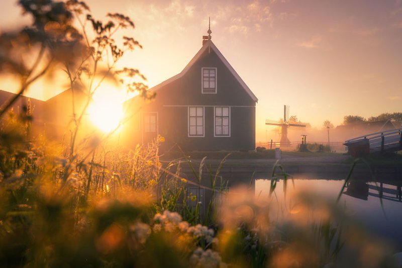#6 This Is The House Connecting To The Famous Cheese Farm At The Zaanse Schans. People Live Here. Imagine Living In A House That Thousands Of People Photograph Every Day