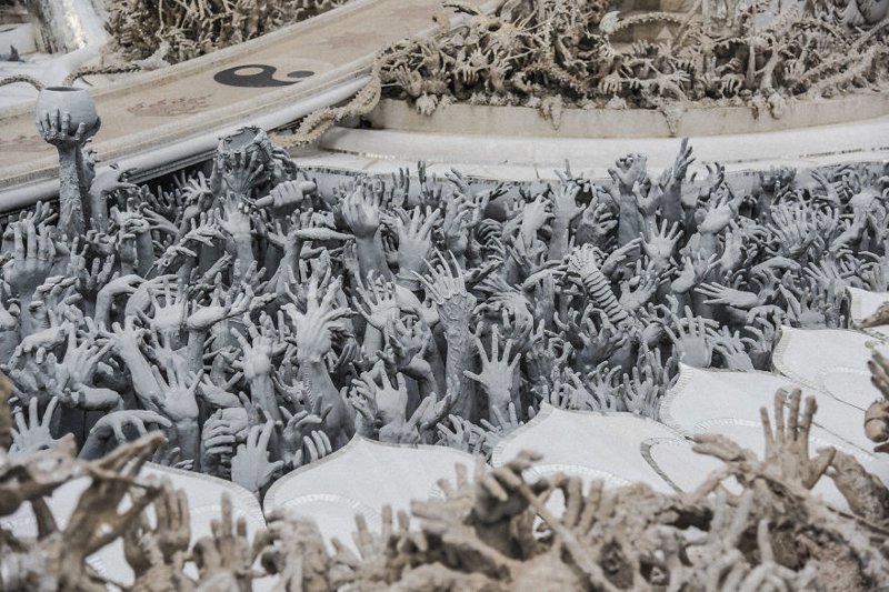 This White Temple In Thailand Is Both Heaven And Hell