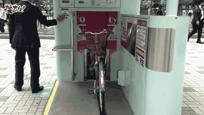 20. Bikes are stored in the most genius way. 20. Bikes are stored in the most genius way.