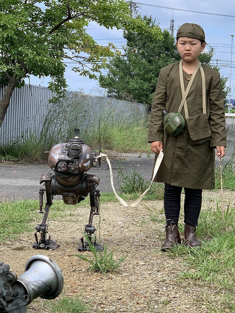 Japanese Engineer Perfectly Re-Creates Models From The Popular ’80s Sci-Fi Saga For His Son