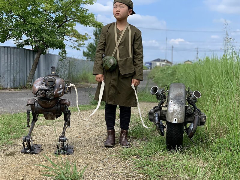 Japanese Engineer Perfectly Re-Creates Models From The Popular ’80s Sci-Fi Saga For His Son