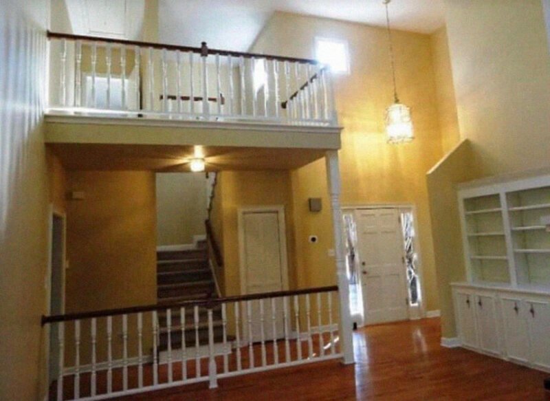 Real Estate Agent Posts 25 Of The Worst Home Design Finds