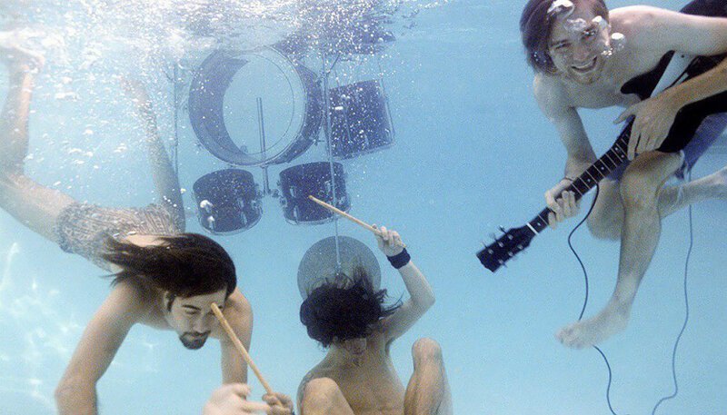 “Float Around”: Photos From Nirvana’s Underwater “Nevermind” Shoot