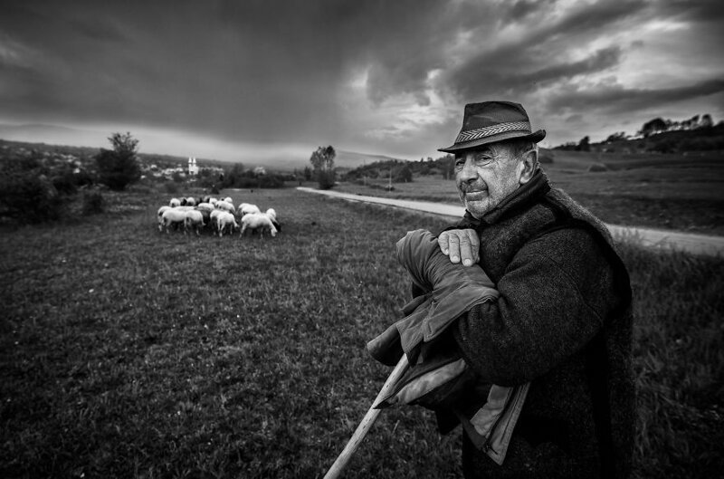 I Photographed Transylvanian Elders Who Preserve Centuries-Old Traditions And Habits