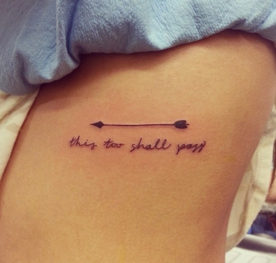 Надпись «This Too Shall Pass» («И это тоже пройдет»). тату, татуировки